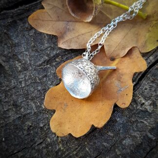 Acorn-cup-necklace-natural-background-1