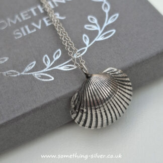 Cockle-shell-necklace-on-box