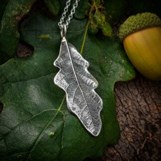 Oak-leaf-necklace-natural-background-1