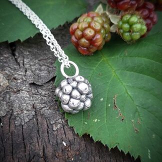 blackberry-necklace-natural-background